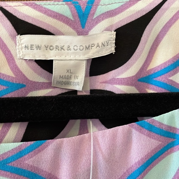 NWT! Colourful shift dress with belt. - Picture 2 of 4